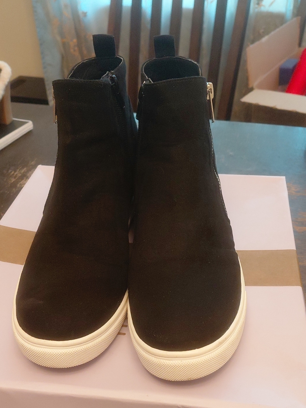 Madden Girl Black Slip-On Platform Sneakers with White Sole Maddrn Girl Size 9M
